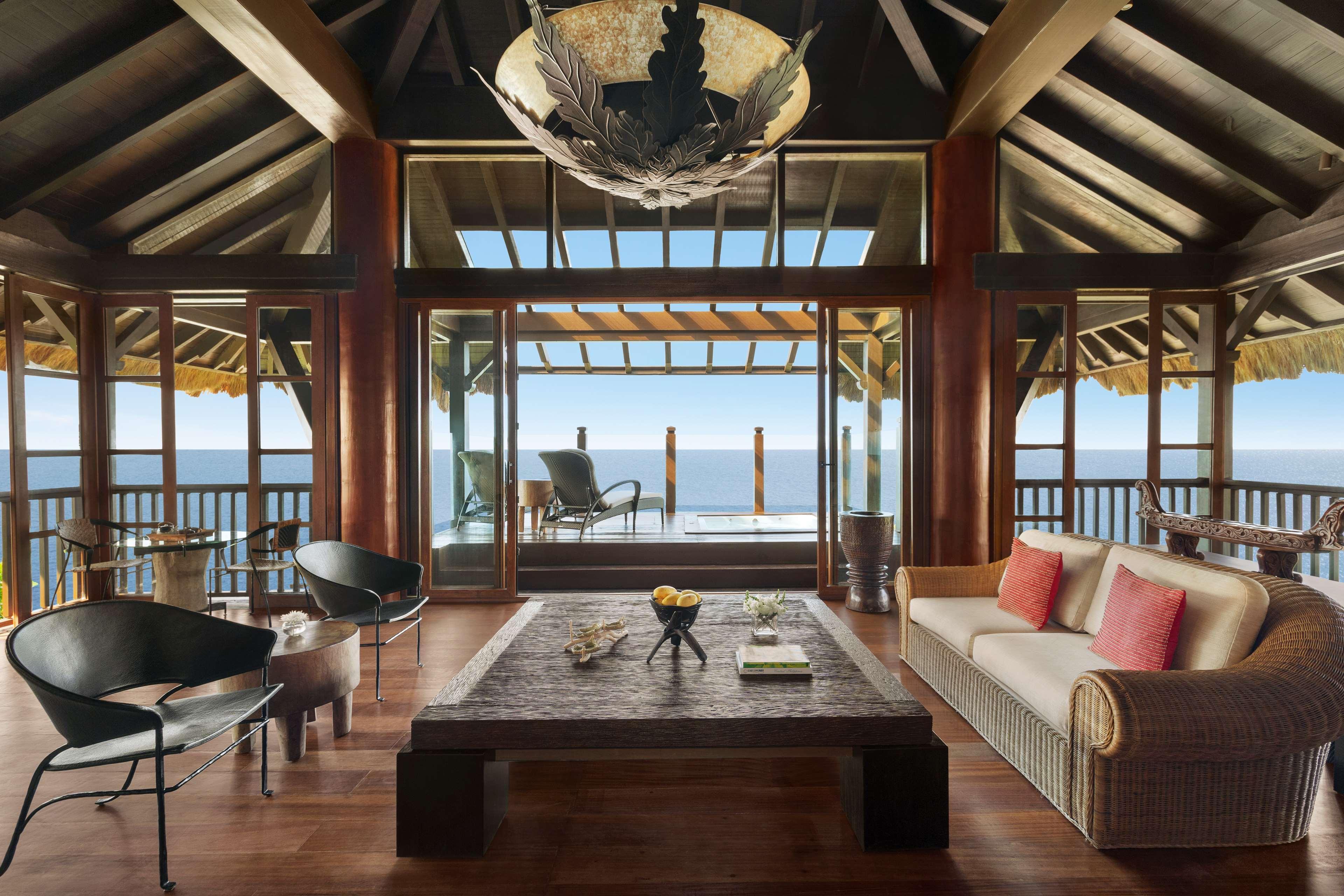 Shangri-La Boracay Eksteriør billede The interior of a villa at the resort