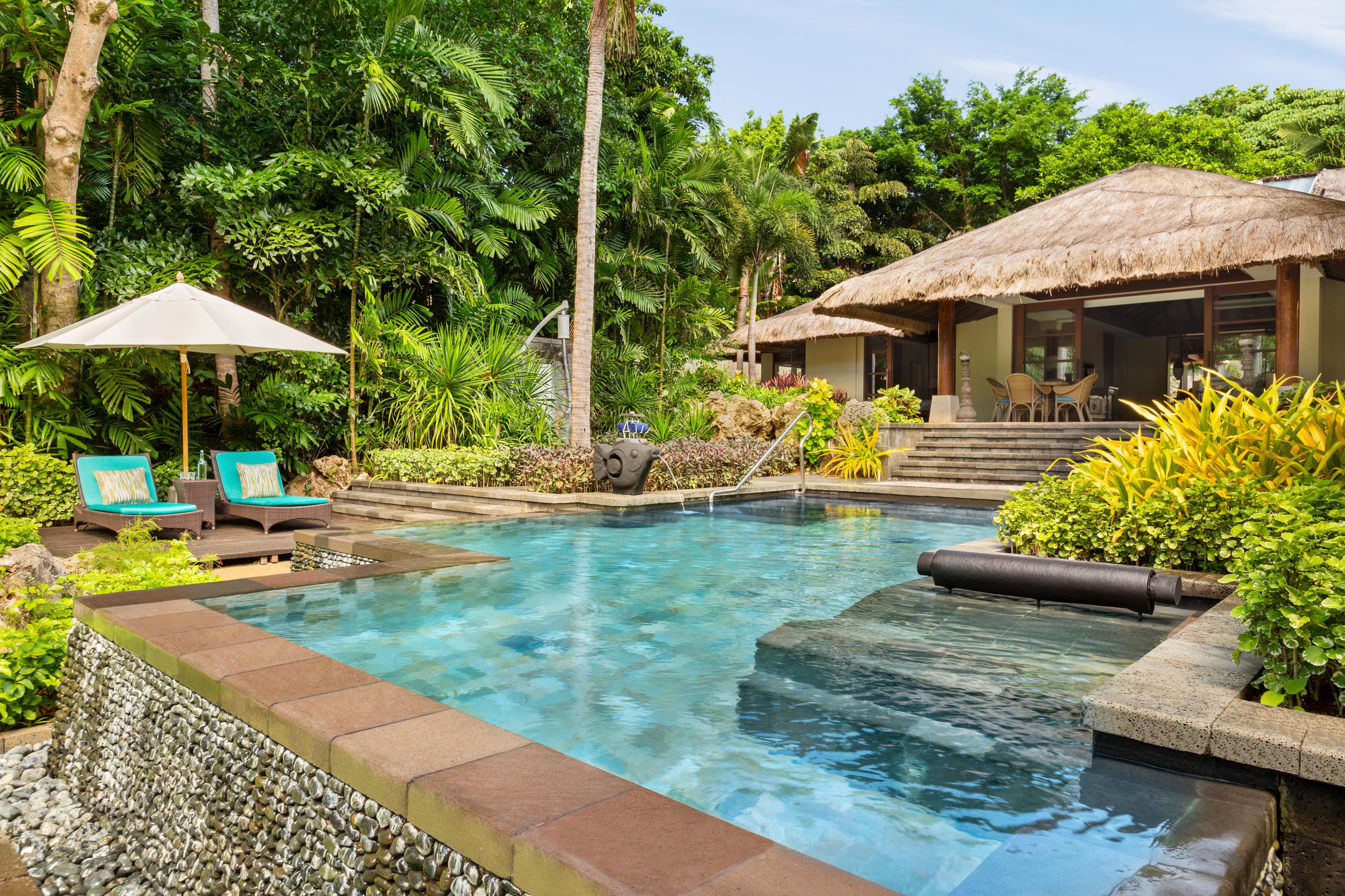 Shangri-La Boracay Eksteriør billede A pool at the resort