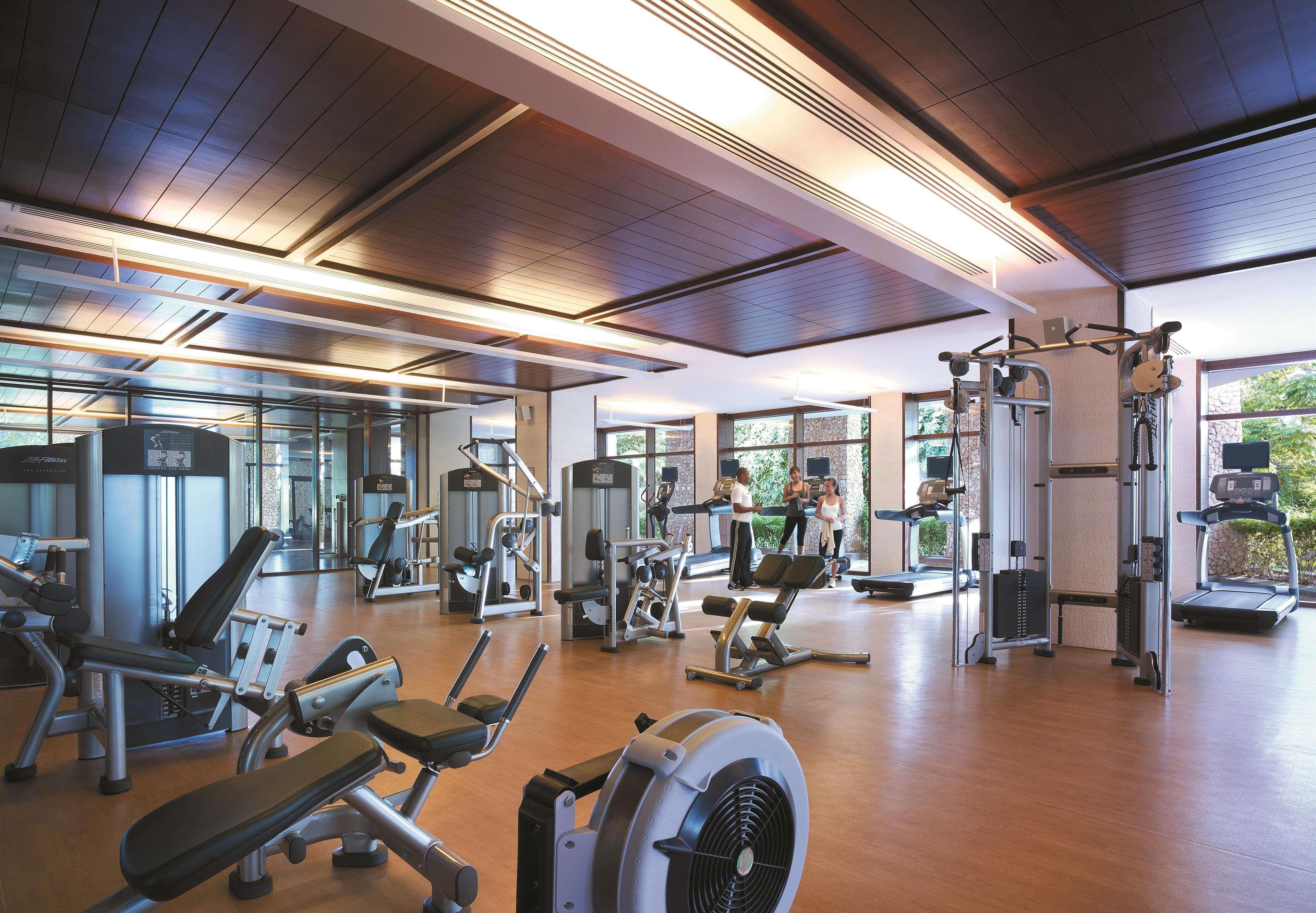 Shangri-La Boracay Eksteriør billede The gym at the InterContinental