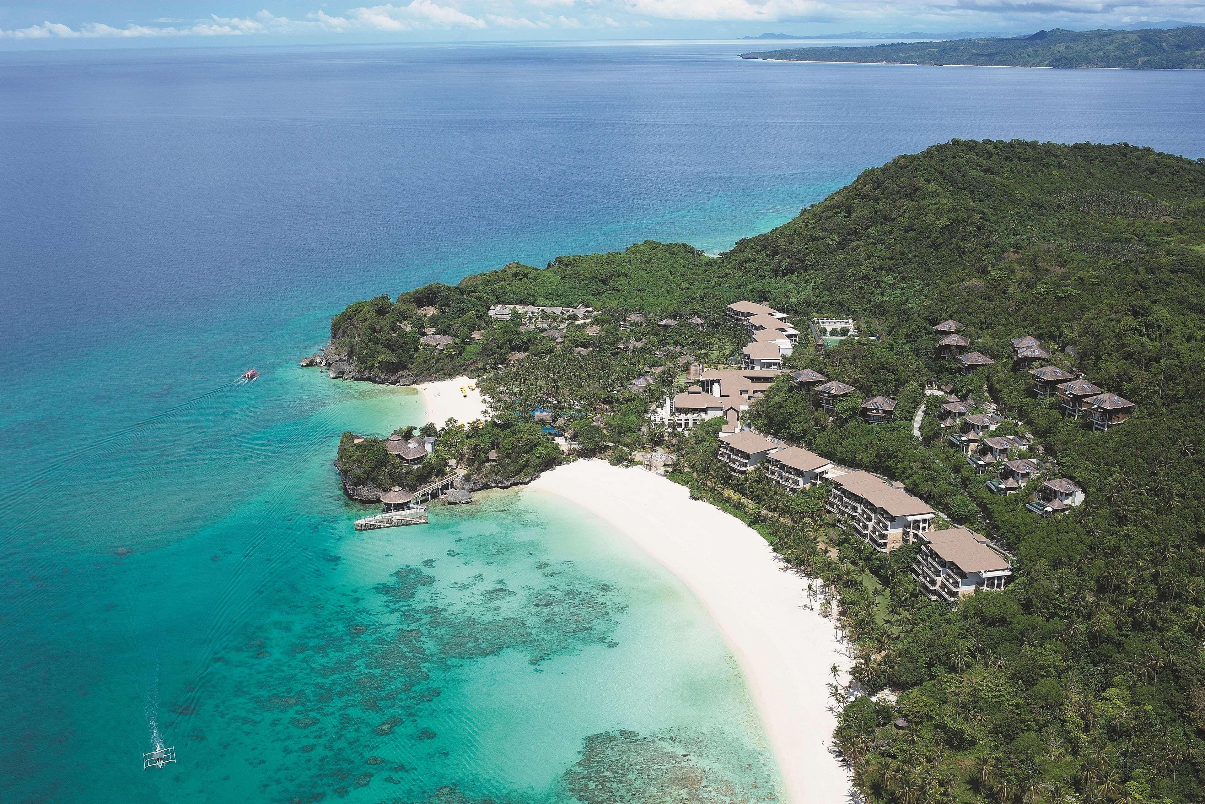 Shangri-La Boracay Eksteriør billede Aerial view of Pangkor Laut Resort